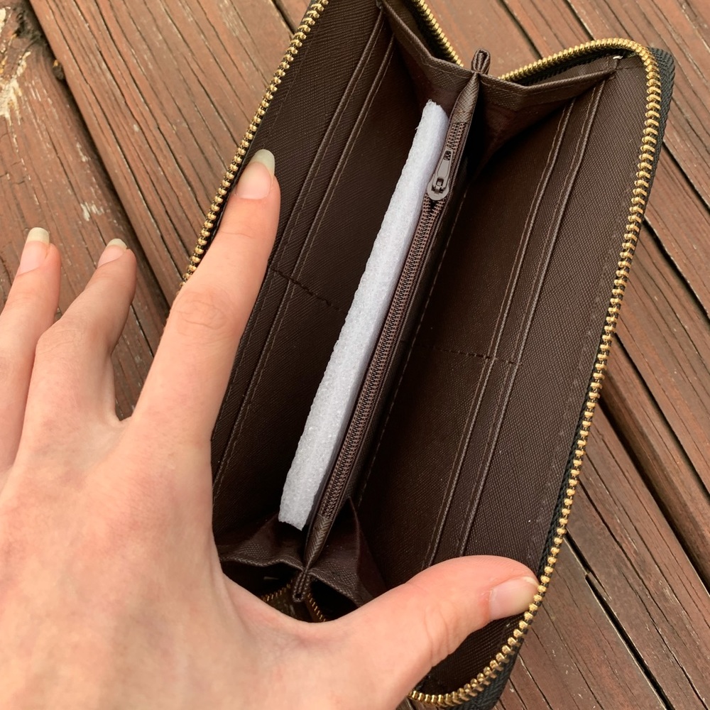 Elimpaul elegant black wallet with zipper